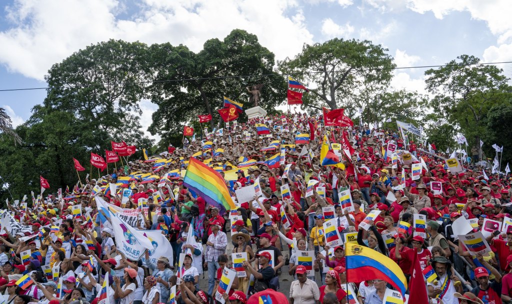 Venezuela-no-more-Trump-protest-stairs-of-El-Calvario.jpg