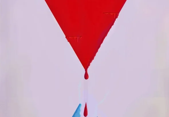 An inverted red triangle over a crackled star of david. Photo: Mohammed Afefa.