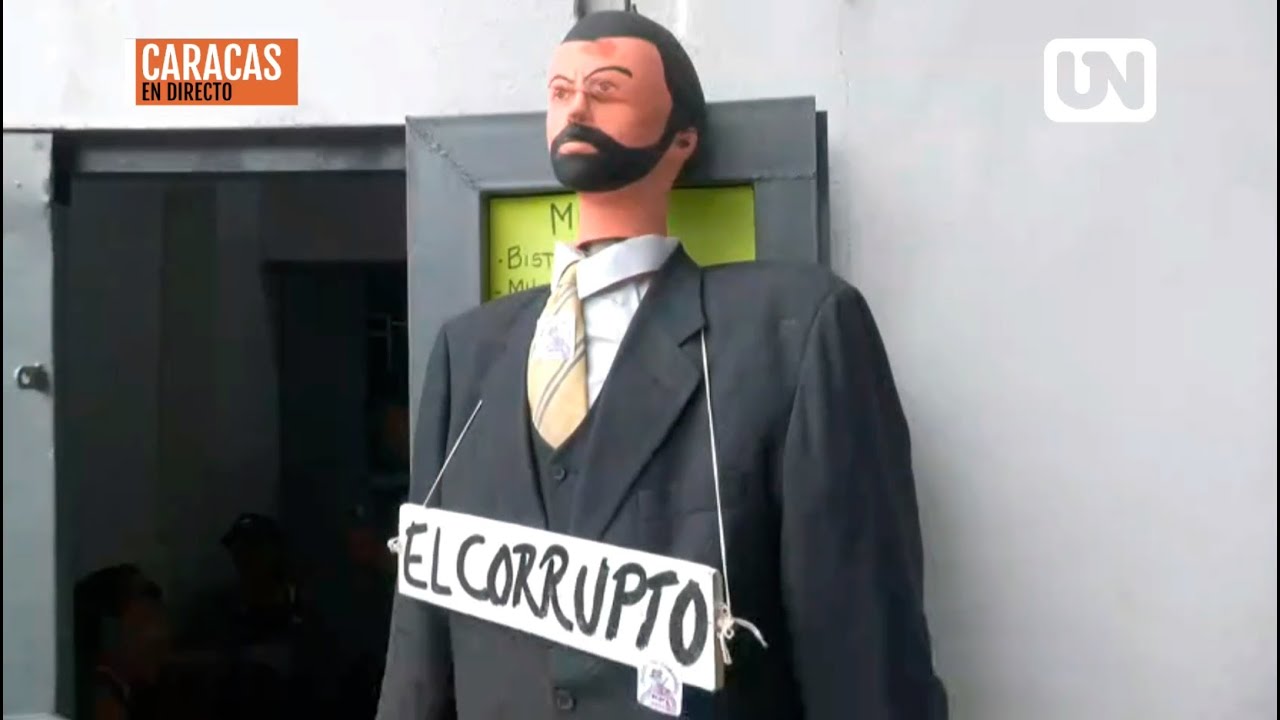 Quema de Judas tradición en la Parroquia Santa Rosalía