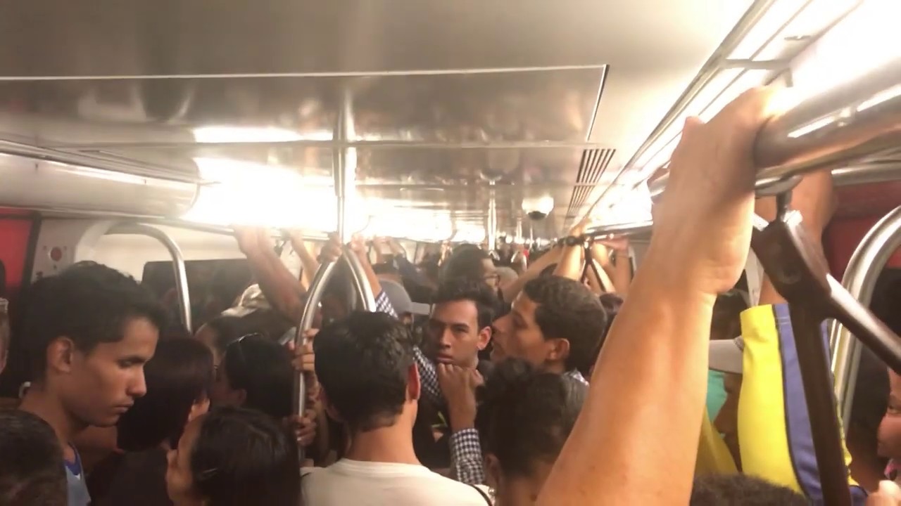 December 11, 2019. 2:30pm. Between Colegio de Ingenieros and Plaza Venezuela stations.