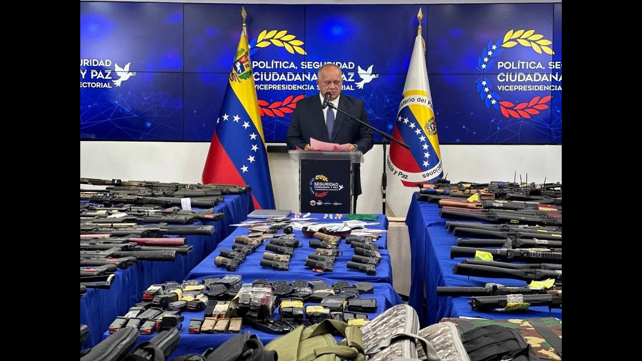 Diosdado Cabello: 400 fusiles y armas decomisadas, agentes de EEUU, españoles y checos detenidos