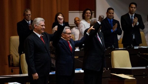 diaz-canel_and_castro.jpg_1718483346