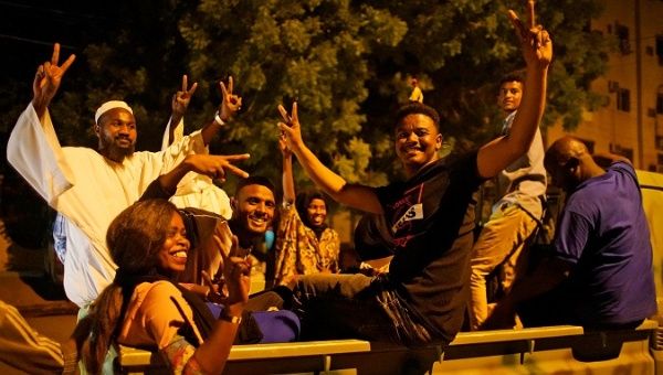 sudanxs_intelligence_chief_quitsx_protesters_keep_up_pressure.jpg_1718483346