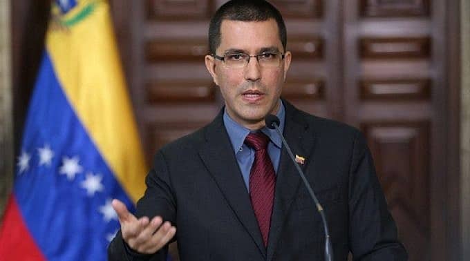 Jorge-Arreaza-Cancillería-bandera-800x445-680x378.jpg
