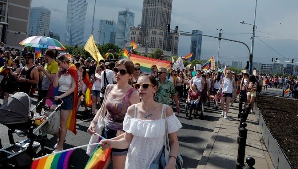 2019-06-08t151311z_1580109997_rc14b5178950_rtrmadp_3_poland-lgbt-parade.jpg_1718483346