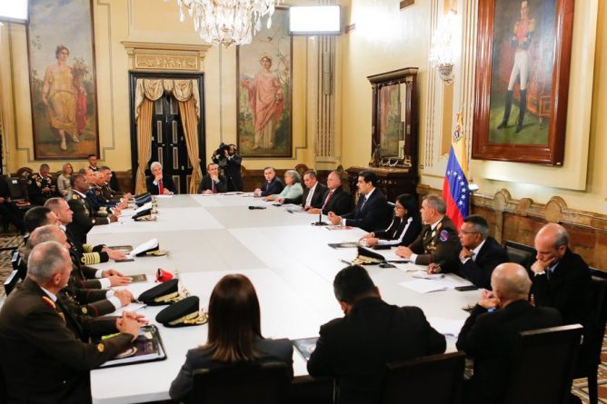 D8QbykVW4AEdJfY.jpglarge