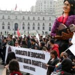 chilean_teachers_protesting.jpg_1718483346