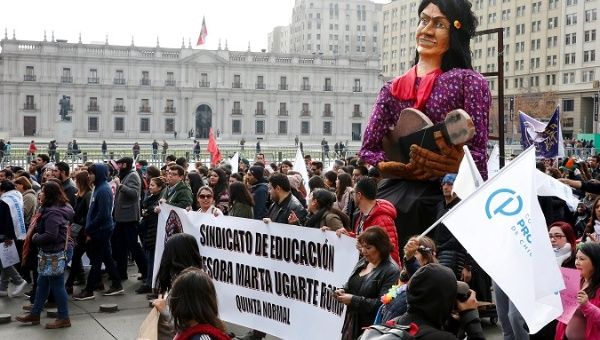 chilean_teachers_protesting.jpg_1718483346