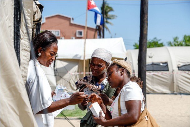 médicos-cubanos-en-mozambique-11