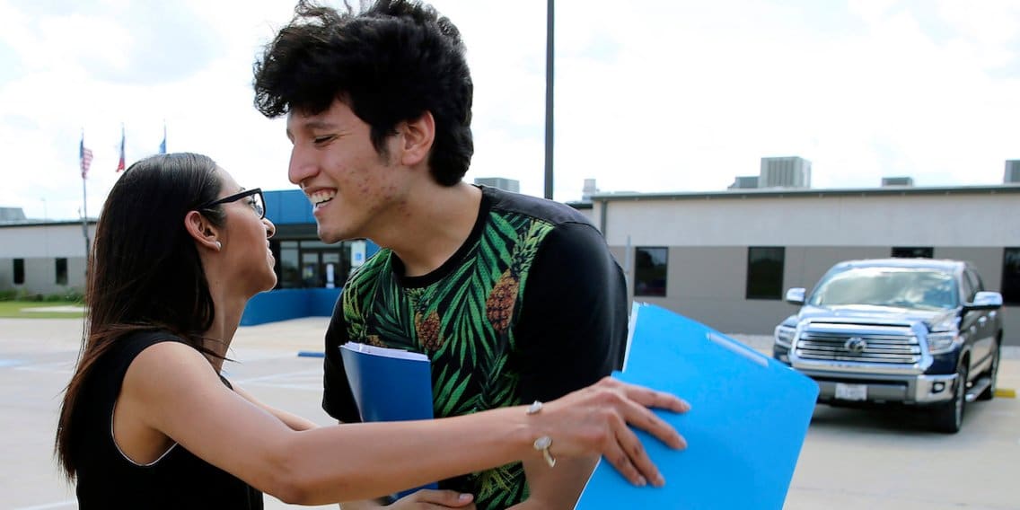 5d398fb036e03c3ee9282a63-1136-568