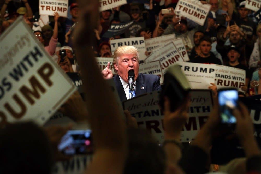 8-23-trump-lies-foto