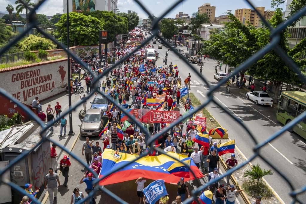 Venezuela-no-more-Trump-protest-fence.jpg