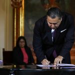 mesadialogobertuchi_we51511568832950-768x512