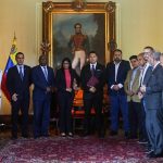 mesadialogobertuchi_we52151568832953-768x512