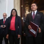 mesadialogobertuchi_we52191568832951-768x512