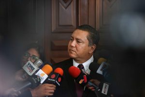 mesadialogobertuchi_we52381568832952-768x512