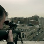 IU4NGYF3Ellmh0dHA6Ly93d3cuaW1mZGIub3JnL2ltYWdlcy90aHVtYi9hL2FlL0hvc3RhZ2VzX1MwMUUwMV9FUlRfc25pcGVyLmpwZy82MDBweC1Ib3N0YWdlc19TMDFFMDFfRVJUX3NuaXBlci5qcGc=