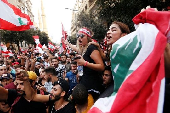 lebanon_protests.jpg_157646523