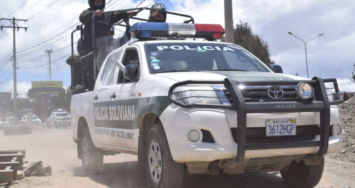 Bolivia-coup-regime-police-hunting