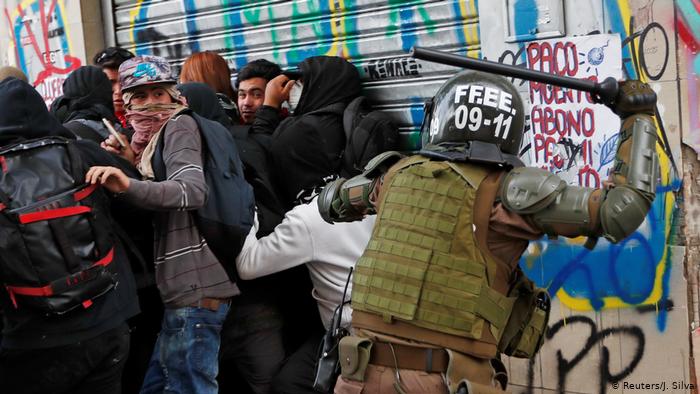 Chile_police_beat.jpg