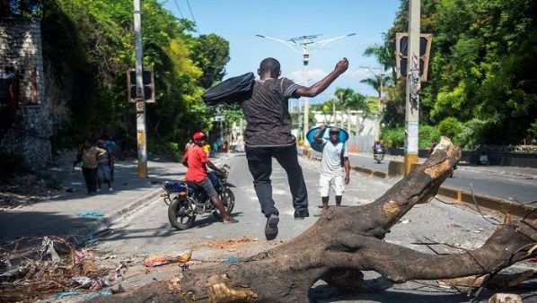 haiti-protestas-octava-semana-efe-compressor.jpg_1025562229.jpg