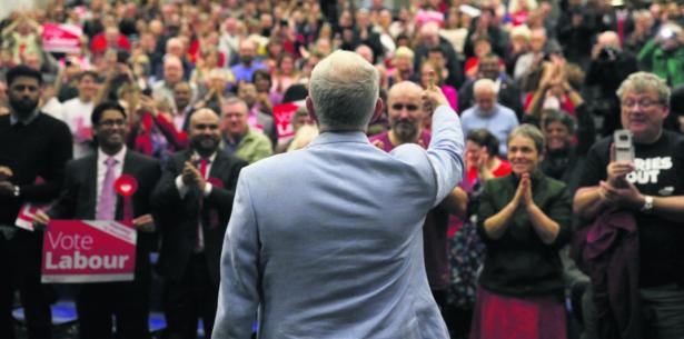 Corbyn_at_rally