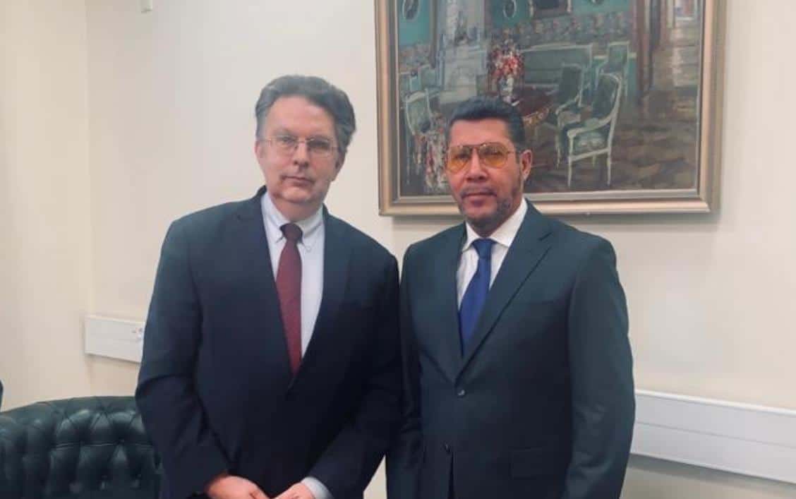 Screenshot at 23-34-27