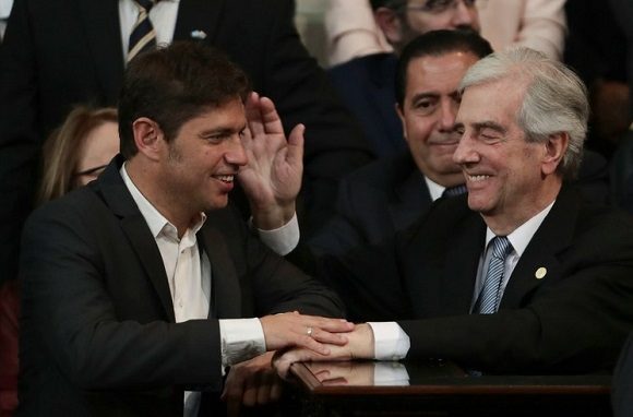 axel-kicillof-junto-al-expresidente-uruguayo-tabare-vazquez-580x382