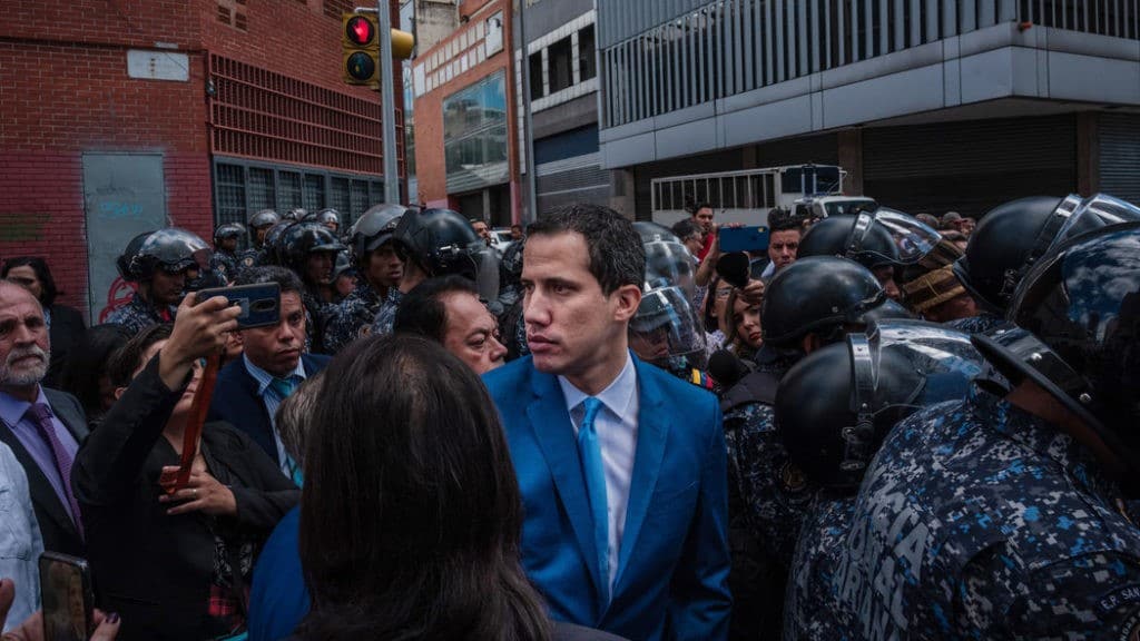 NYT-Guaido-Suit-1024x576