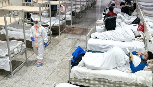 medical_workers_in_protective_suits_attend_to_patients_in_wuhanx_hubei_provincex_china_feb__5x_2020_.jpg_1718483346