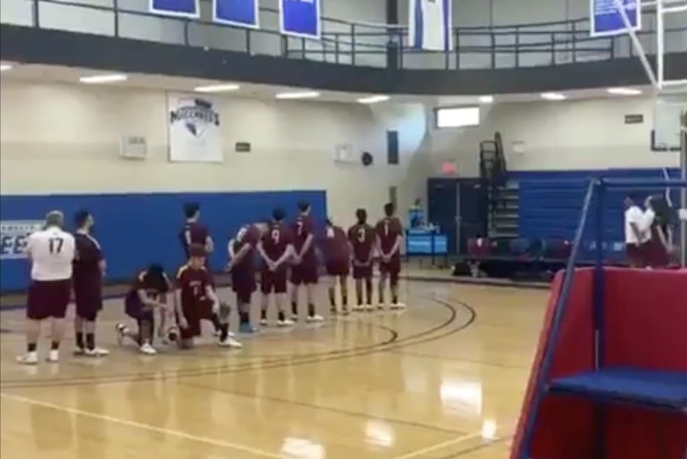 brooklyn-college-volleyball-take-a-knee-twitter-img