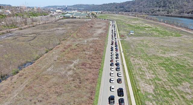 2531277_web1_ptr-FoodBankLine2-040720