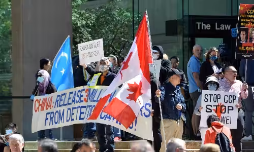 131549-huawei-protests-against-canadian-courts-decision-on-cfo