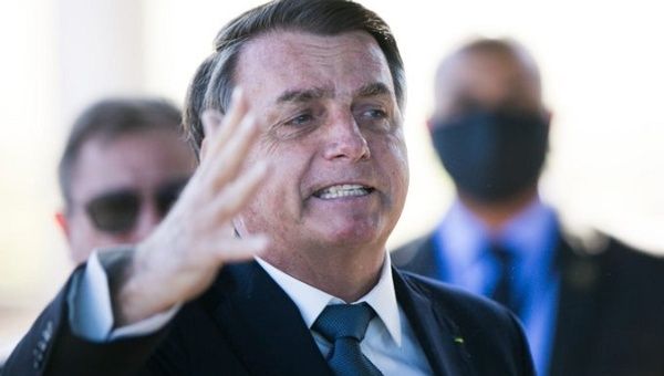 bolsonaro_cala_boca.jpg_1718483346
