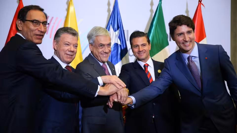 31407_PER20180414AMERICALEADERSSUMMITREUTERS_1523792789793