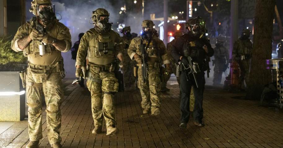 Feds-Portland-2-913x479-1