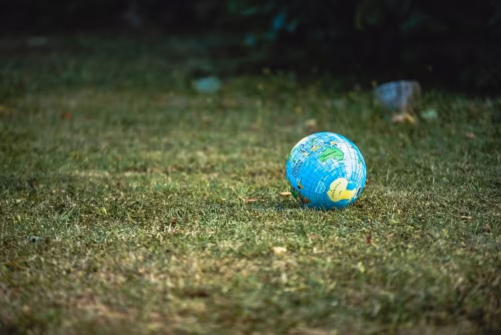 photo-1534709153997-d6659469f951