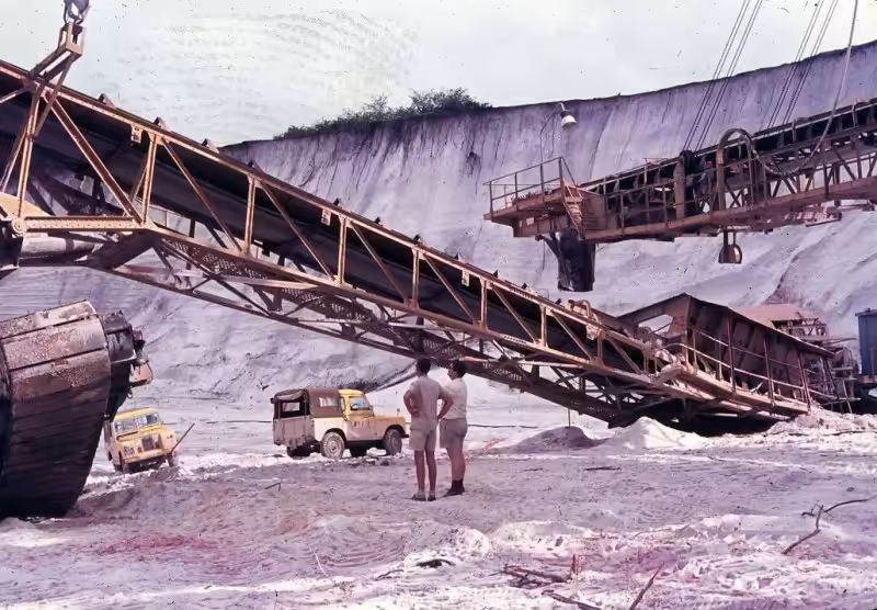 Bauxite_mine_Guyana_800_556_90