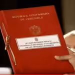 Nicolas-Maduro-Entrega-Proyecto-de-Ley-Antibloqueo-Toma-3