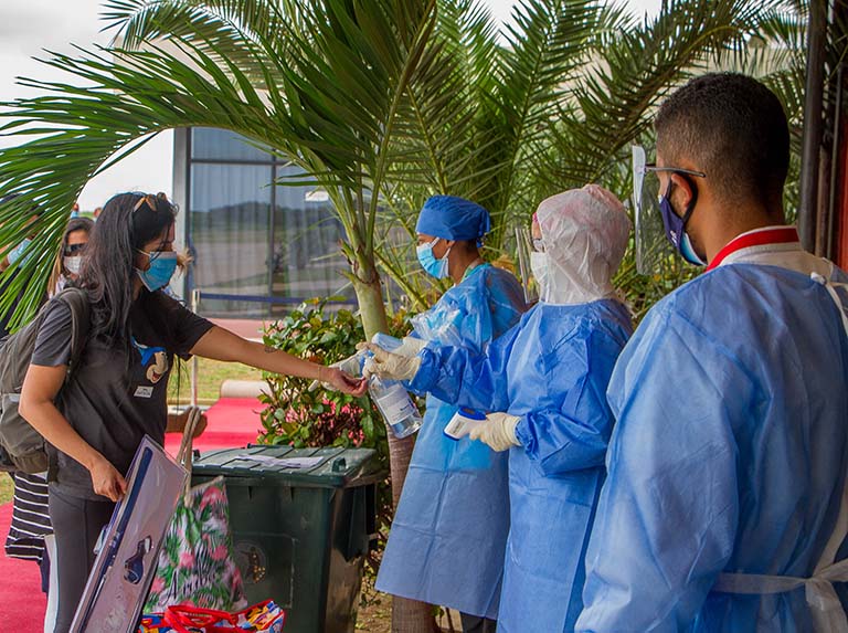 Venezuelans returning to their country from aruba.