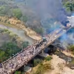 La batalla de lo puentes by Carlo Azpurua