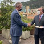James Story, US “virtual ambassador” in Venezuela, presents his credentials to Venezuelan opponent Julio Borges in Colombia, December 7, 2020.
