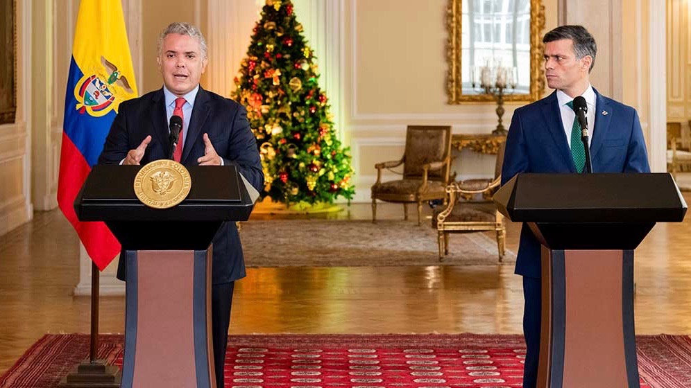 Seguiremos trabajando en el Grupo de Lima, en la OEA y en todos los foros multilaterales para lograr la libertad de Venezuela, dijo el Presidente Iván Duque en declaración conjunta con el líder opositor venezolano Leopoldo López.