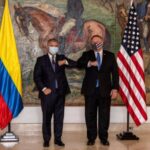 The US Secretary of State, Mike Pompeo (right), and the President of Colombia, Iván Duque, in Bogotá, September 19, 2020. (Photo: AFP)