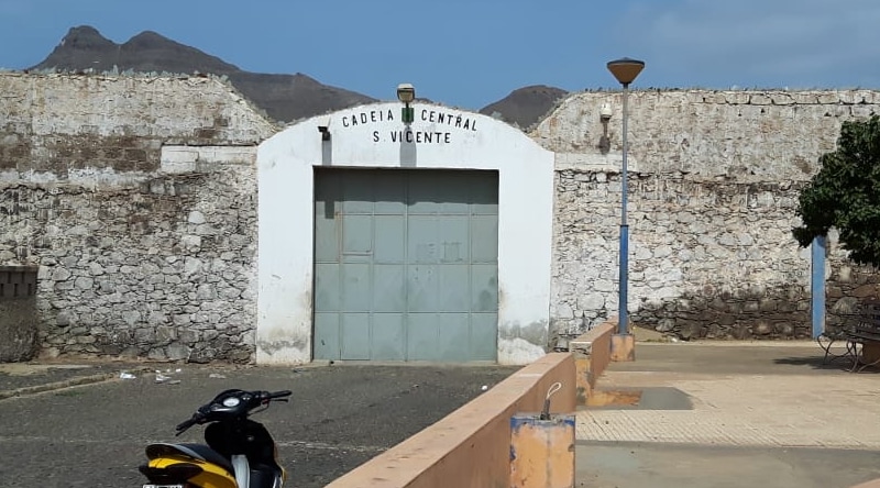 Featured image: Cadeia da Ribeirinha, jail where Cape Verdian authorities retain Venezuelan diplomatic envoy Alex Saab. Photo courtesy of inforpress.cv.