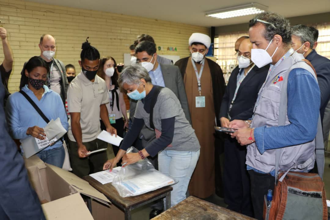Installation of Voting Centers in Venezuela two days before 6D Parliamentary Elections