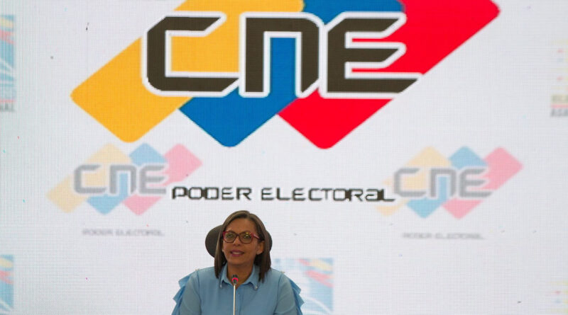 CNE's Indira Alfonzo presenting the results of 6D Parliamentary Elections
