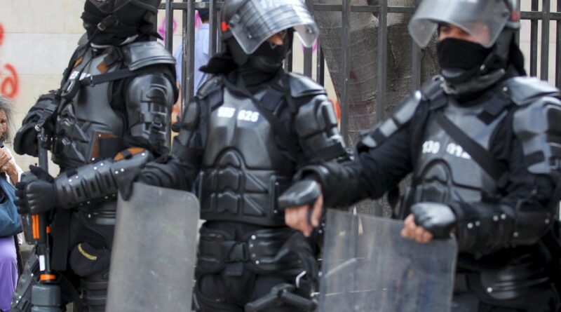 Colombia riot police-REUTERS/John Vizcaino