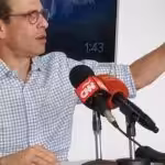 Featured image: Opposition leader Henrique Capriles during the press conference on Monday with international media affiliated to the Foreign Press Association (APEX) in Venezuela. Photo: Andreina Itriago