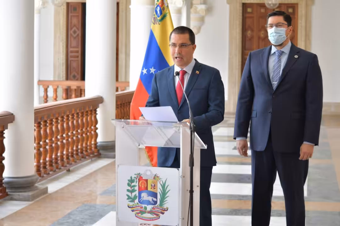 Featured image: Venezuelan Foreign Affairs Minister, Jorge Arreaza denouncing the illegal US maneuver to sale CITGO shares. Photo courtesy of MPPRE.